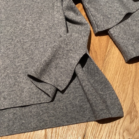 Girly and fun sweater - Picture 3 of 3